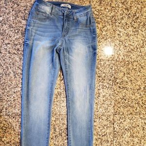 Rufuse size small 
Womens Jean's